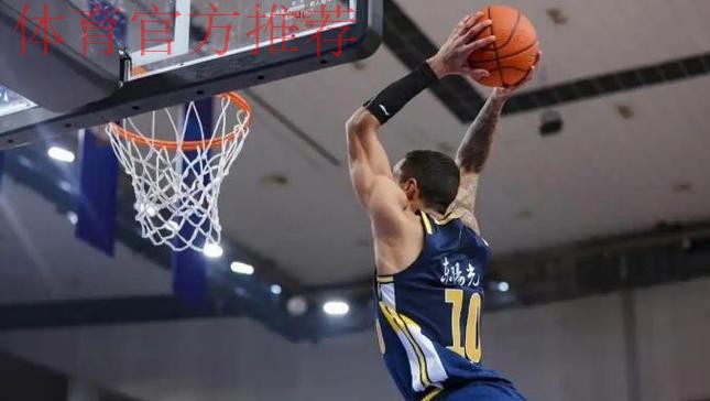 效率一般!广东新援一战暴露大弱项 被杜锋关键时刻弃用 效率一般!广东新援一战暴露大弱项 被杜锋关键时刻弃用